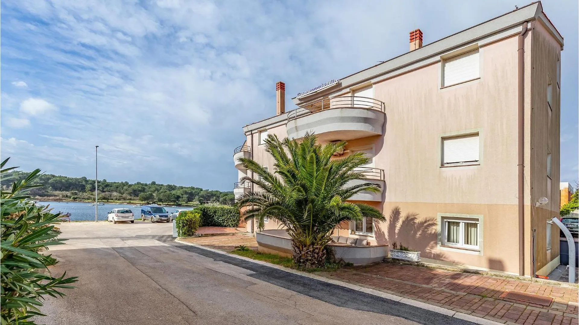 2 Bedroom Gorgeous Apartment In Medulin