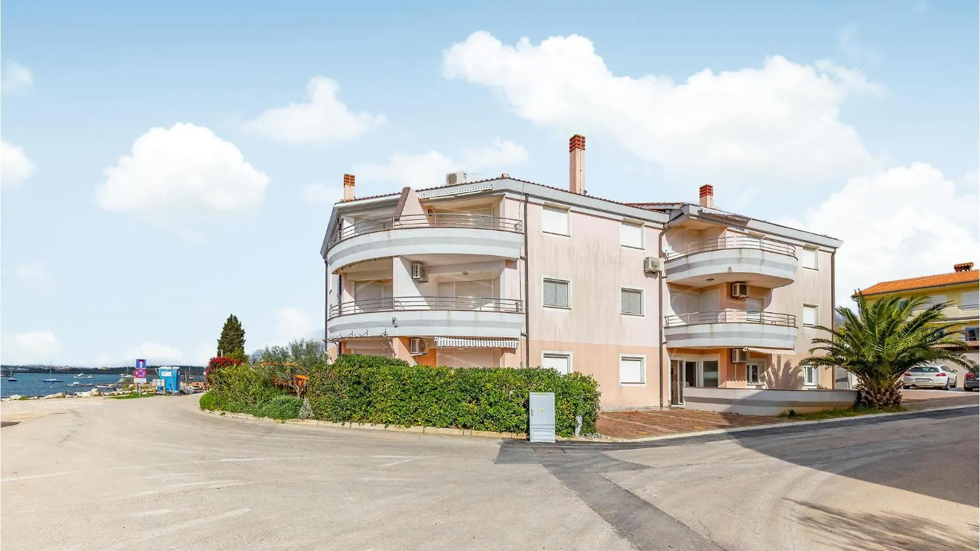 2 Bedroom Gorgeous Apartment In Medulin